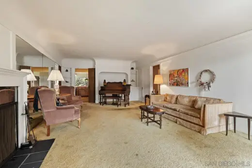 Pre-flip listing photo 6