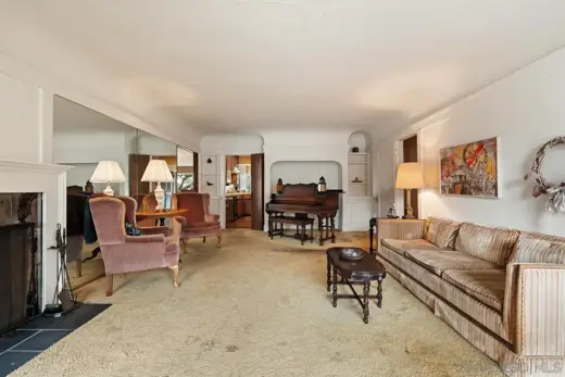 Pre-flip listing photo 7