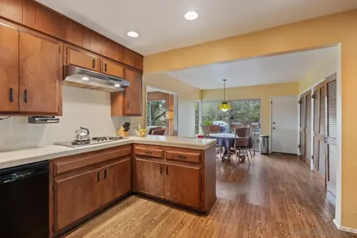 Pre-flip listing photo 18