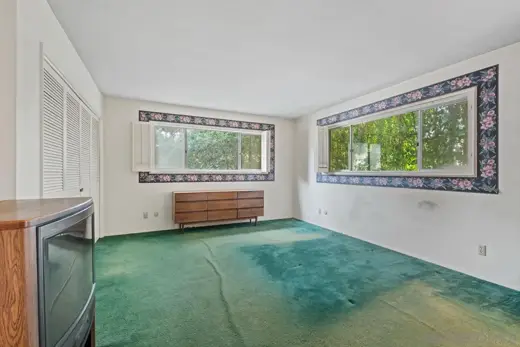 Pre-flip listing photo 24