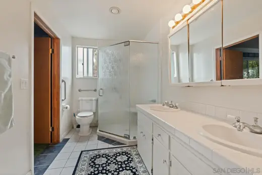 Pre-flip listing photo 25