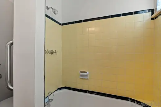 Pre-flip listing photo 33