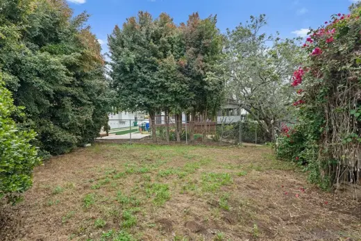 Pre-flip listing photo 42