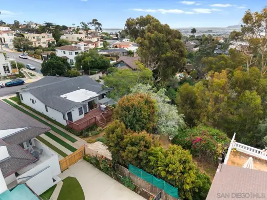 Pre-flip listing photo 44
