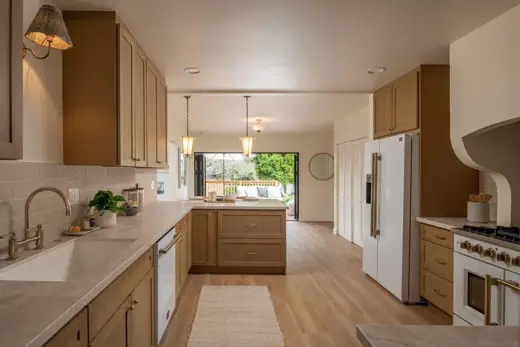 Current listing photo 8